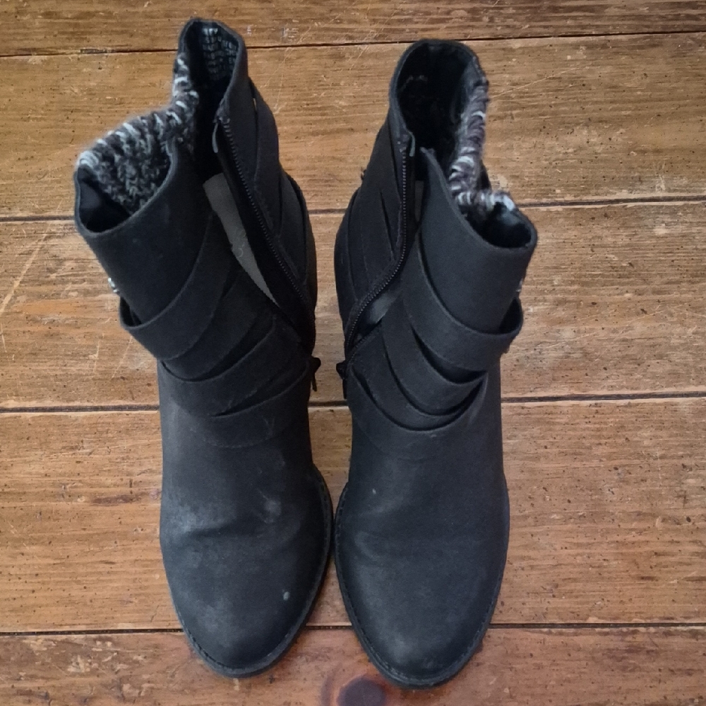 Shoe Dazzle Black Ankle Boots with Straps